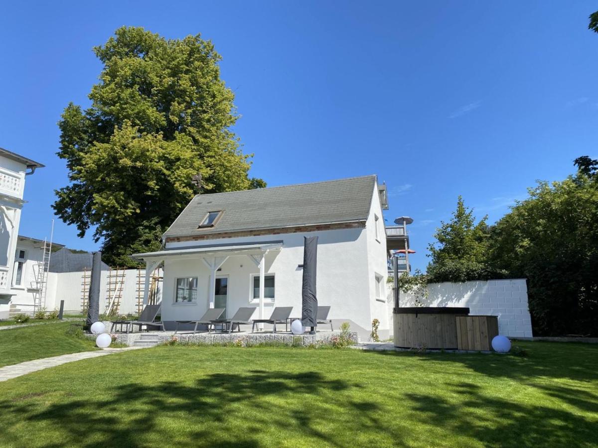 Villa Jenny - Ferienappartement 1 Mit Meerblick Sassnitz Zewnętrze zdjęcie